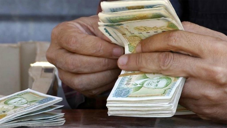 4 إجراءات اتبعها النظام لوقف تدهور الليرة السورية