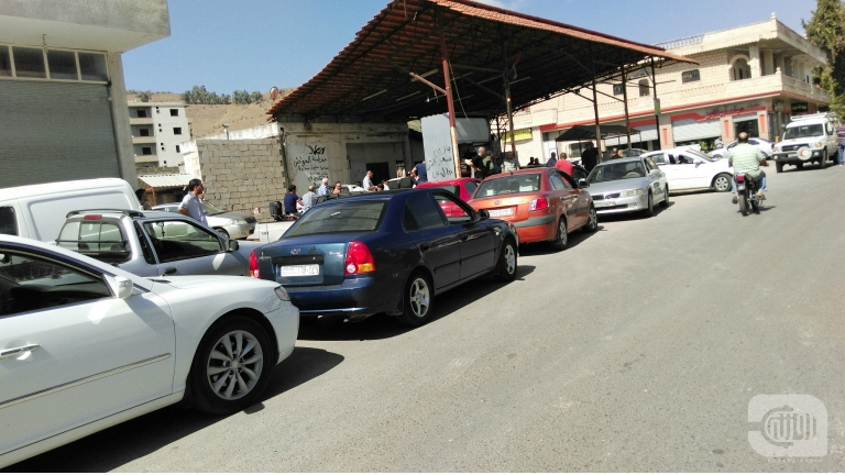 A Hand Grenade to Get Gasoline at Wadi al-Nasara's Gas Stations!