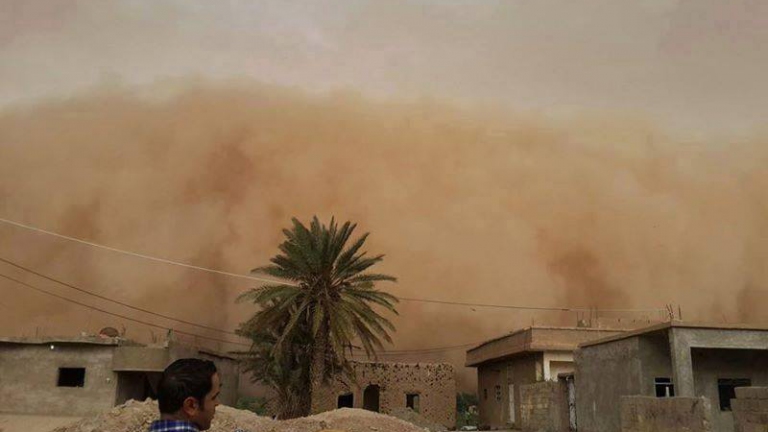 عاصفة رملية تضرب الشمال الشرقي من سوريا 