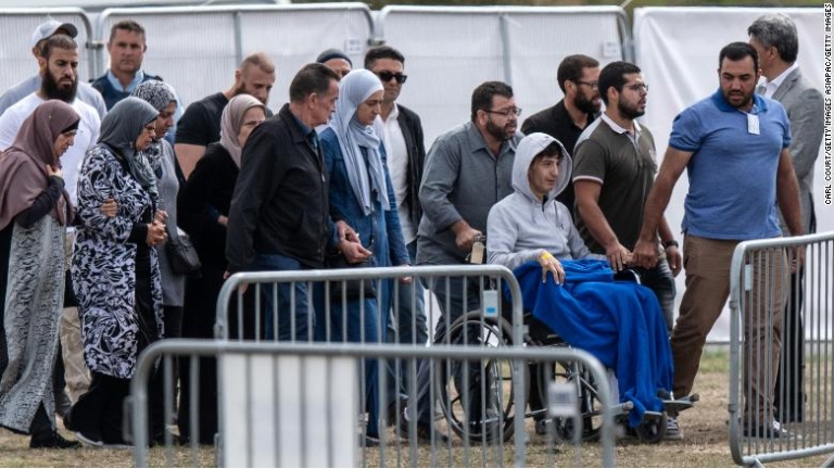 اعتداء نيوزيلندا...تشييع ضحايا المسجدين يبدأ باللاجئ السوري وابنه