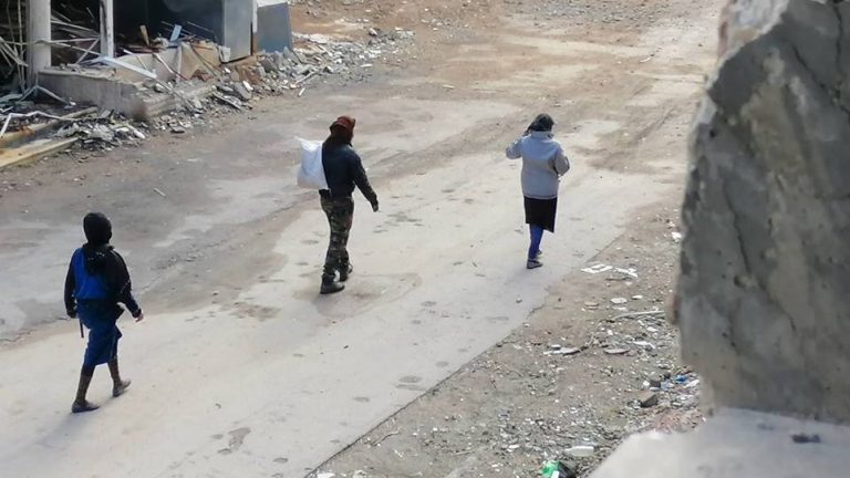 عباس يطلب تعجيل إعمار مخيم اليرموك بالتعاون مع النظام السوري