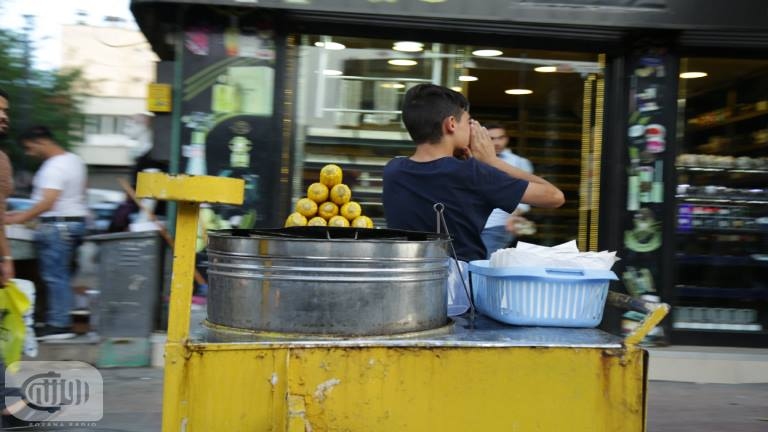 عمال صغار..فقدوا تعليمهم في سبيل كسب الرزق