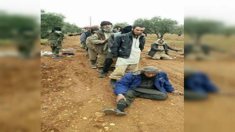 عناصر داعش تسلّم نفسها في بلدة الخوين بريف إدلب الشرقي