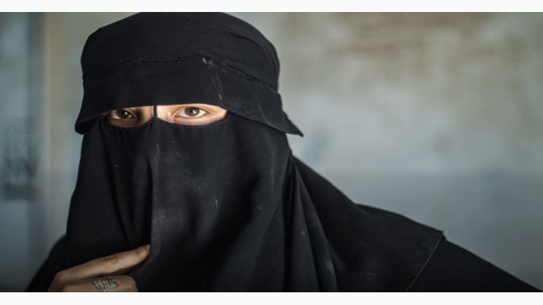 عوائل “داعش” في مناطق الإدارة الذاتية الكردية: فرصة لعودة التنظيم