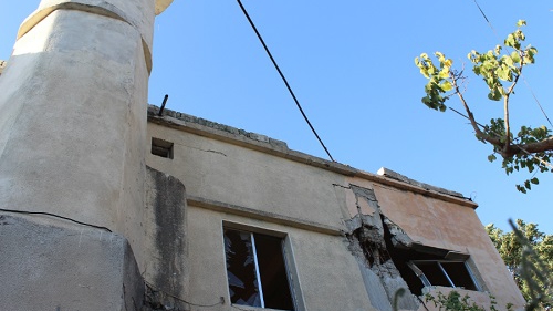 أبو خليل: تطوعت للأذان في المسجد