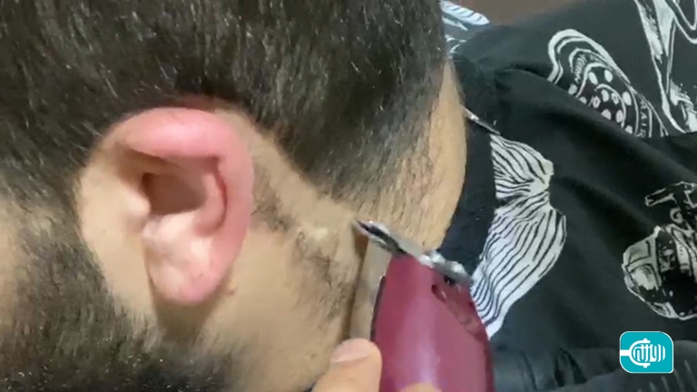أبسط طريقة لحلاقة تحديد الرقبة في المنزل