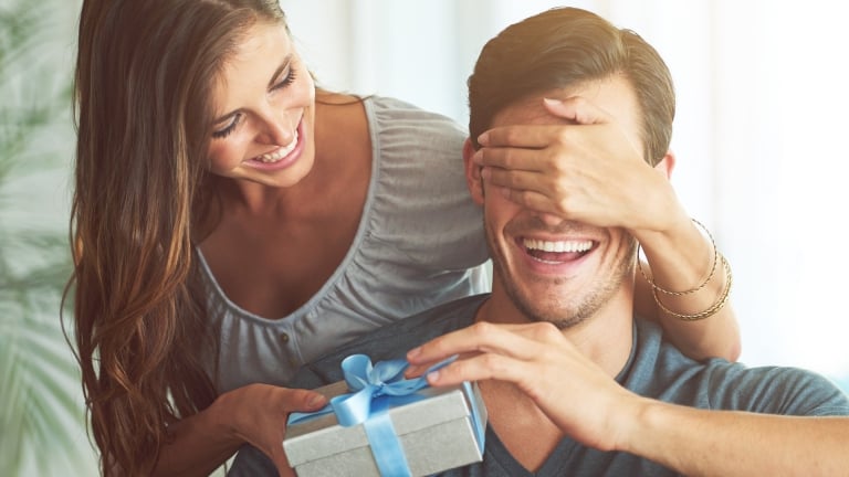 أفكار غريبة لهدايا عيد الحب.. تعرّف إليها