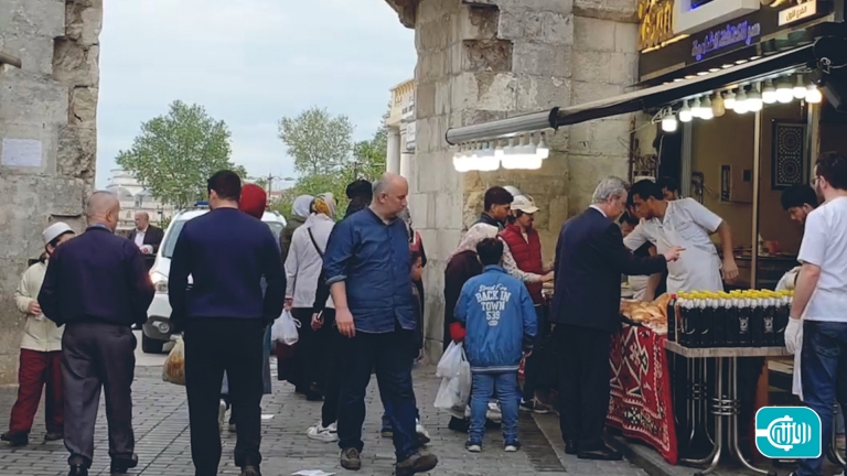أجواء رمضان ونداءات باعة دمشق تنتقل إلى اسطنبول