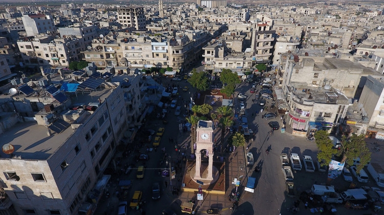 أهالي إدلب..(الهيئة) تبتز السكان لإجبارهم على رفض 