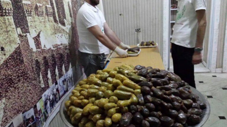 أهالي حلب تجمعهم موائد الإفطار