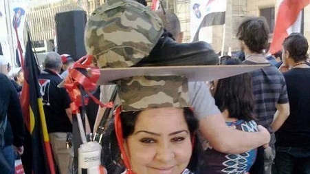 أحذية على الرؤوس في مسيرات تأييد النظام السوري