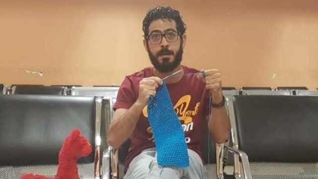 أكثر من 150 يوماً بمطار ماليزيا..شاهد كيف يعيش السوري حسان القنطار؟