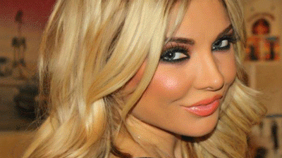 العارضة ميريام كلينك لمقابلة الأسد مع نائبين لبنانيين 