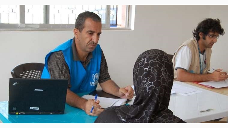 الأردن يدعو السوريين خارج المخيمات إلى 