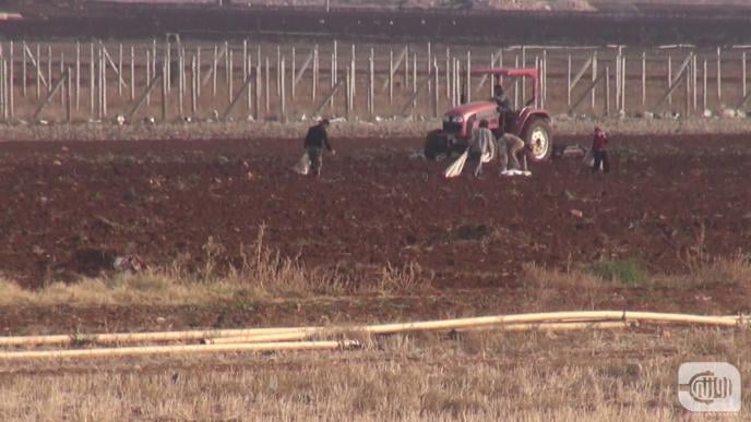 Aleppo countryside farmers: between the hammer of ISIS and the anvil of the FSA!