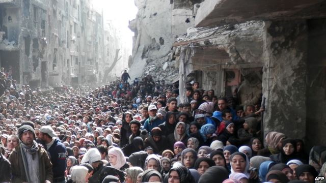 الغارديان: مخيم اليرموك أسوأ الأماكن في سوريا