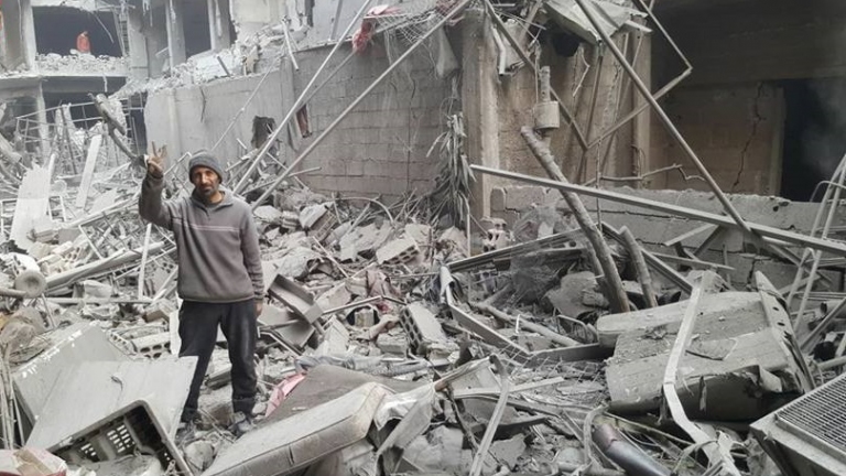 الغوطة.. مجزرتان في دوما وعربين وتواصل خروج المدنيين