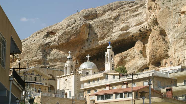 الجيش الحر ينسحب من مدينة معلولا 