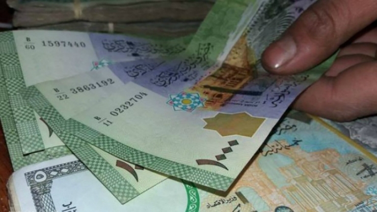 الليرة السورية تدخل في نفق مظلم… حلّ وحيد لتلافي الانهيار