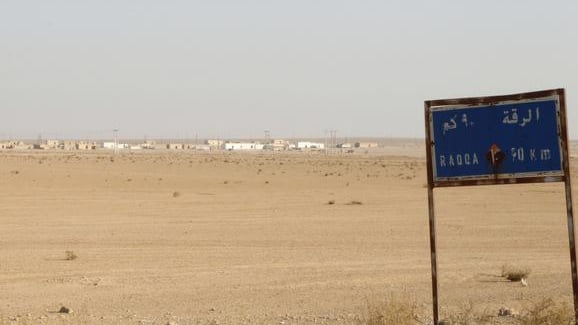 المقاتلون الأكراد يسيطرون على تلة في محافظة الرقة 