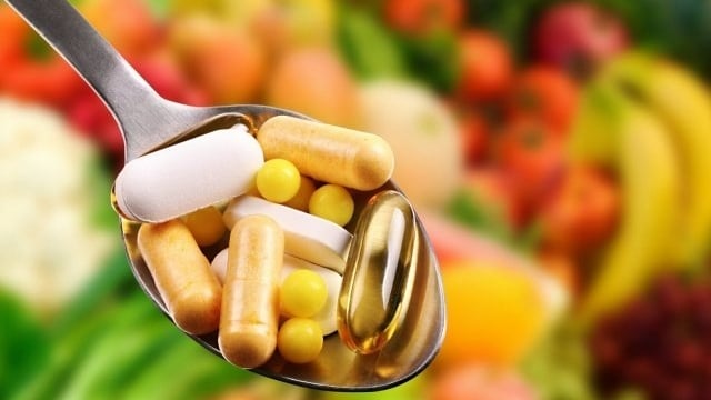 المكمّلات الغذائية المدمّرة... تعرّف إلى أضرارها