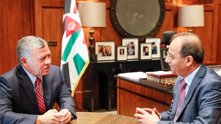 الملك الأردني: إعادة فتح المعابر مع سوريا أمر ممكن
