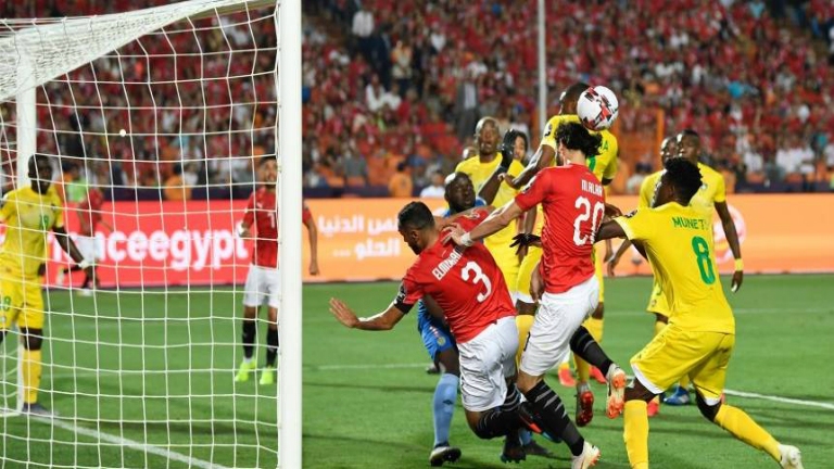 المنتخب المصري يفتتح كأس إفريقيا بفوز باهت على زيمبابوي (فيديو)