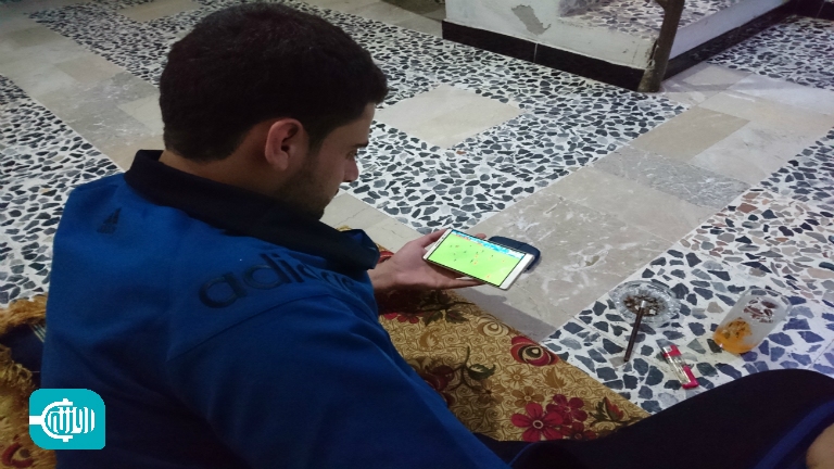 أجهزة الخليوي وسيلة جديدة اتبعها شباب ادلب لمتابعة كأس العالم 2018