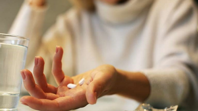 المسكّنات... علاج أم سبب للوفاة؟