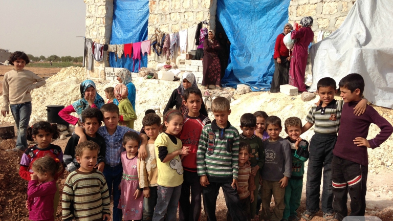 النازحون في ريف حلب الجنوبي.. لا مساعدات والمأساة تكبر!