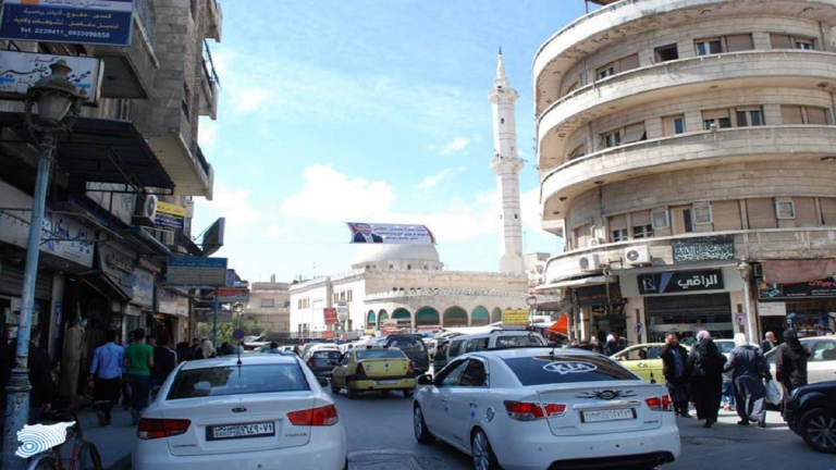 النظام السوري يدعم أسواق حماة بالخدمات، ويستنفذ المواطن بسعر المحروقات