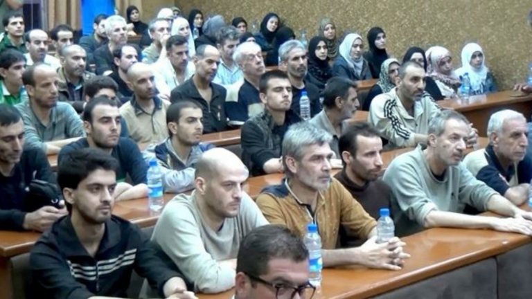  النظام السوري يفرج عن 79 معتقلاً في سجونه