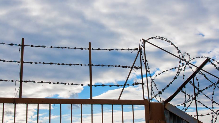 النظام السوري يقتاد معتقلين من سجن حماة المركزي إلى جهة مجهولة