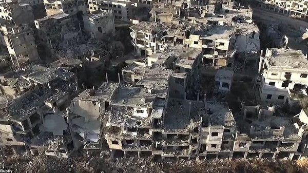 النظام يرد على تساؤلات لبنان حول القانون 10