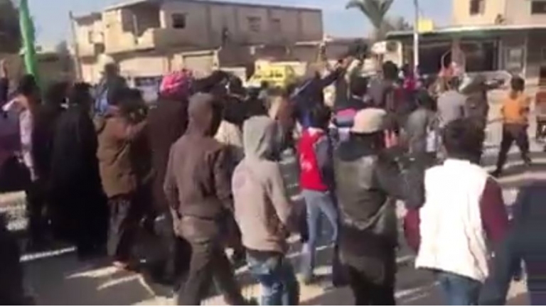 الرقة.. مظاهرة تنادي بإسقاط النظام ورفض المصالحات