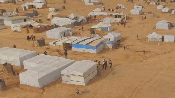 الركبان مخيم على حافة الموت ووعود بتمرير قوافل مساعدة انسانية 