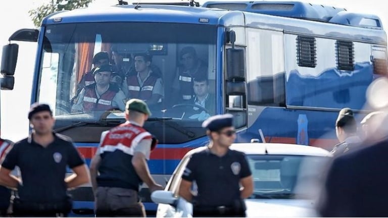 السلطات التركية تخالف قرار وزير الداخلية بترحيل سوريين قسراً