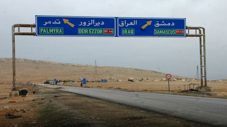 التحالف يحذِّر جيش النظام السوري في البادية