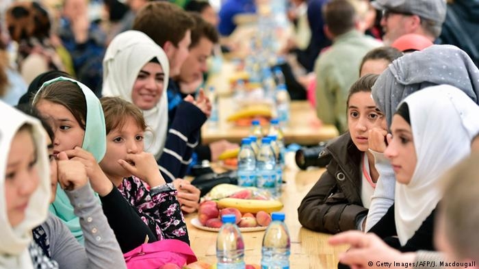 التربية الألمانية توصي بتسهيلات للأطفال الصائمين وتنصح آبائهم بمنع صيامهم