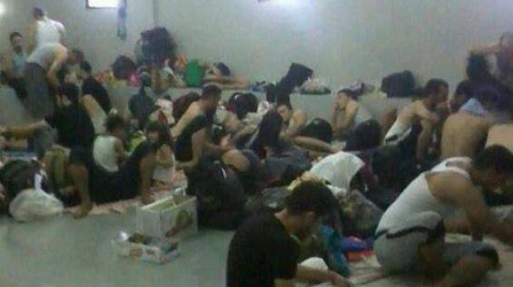 أنباء عن الإفراج عن 450 معتقل لدى النظام
