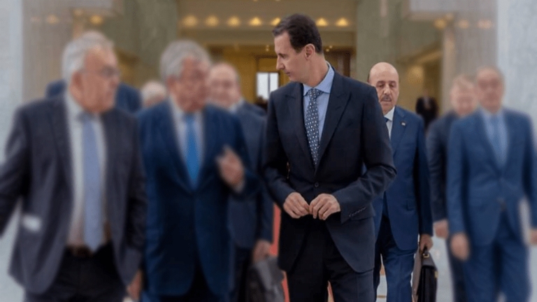 أنباء تنفي تعيين علي مملوك نائبا للأسد