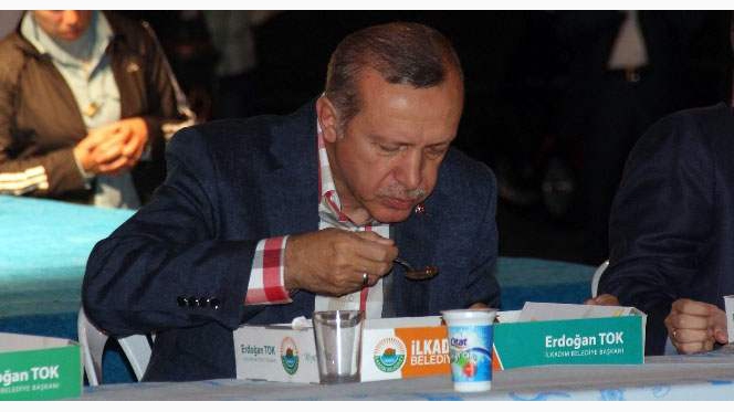 أردوغان يعتزم تناول الإفطار الرمضاني مع اللاجئين السوريين