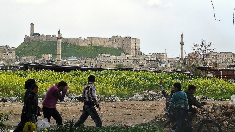 استئناف قصف حلب.. وإيران تعرقل الإخلاء
