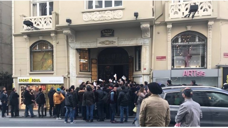 اسطنبول: القنصلية السورية تجاوزات بالجملة...هل تتدخل تركيا؟