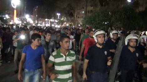 أتراك يعتدون على لاجئين سوريين جنوب شرق تركيا