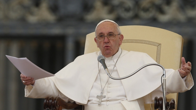 بابا الفاتيكان: سوريا تستشهد تحت وطأة الهجمات على الغوطة