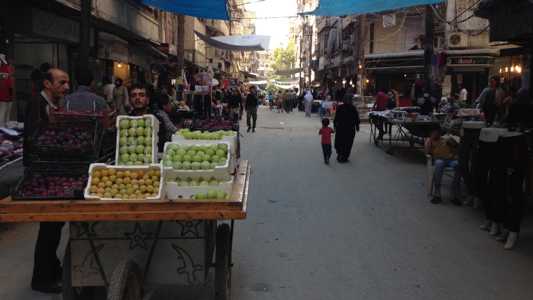 بالصور..  أسواق حلب تزدهر في رمضان 