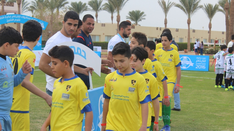 بالصور من مصر: دوري كرة قدم لأطفال سوريا