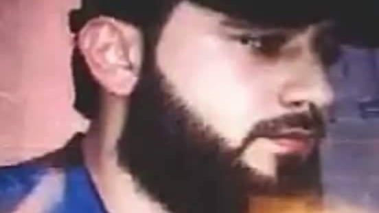 بالصور: تعرف على المسلح السوري الذي تحاكمه السويد
