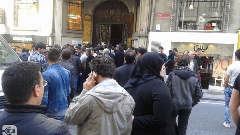بالصور..كيف نفذت القنصلية السورية في استانبول قرار تجديد الجوازات؟ 